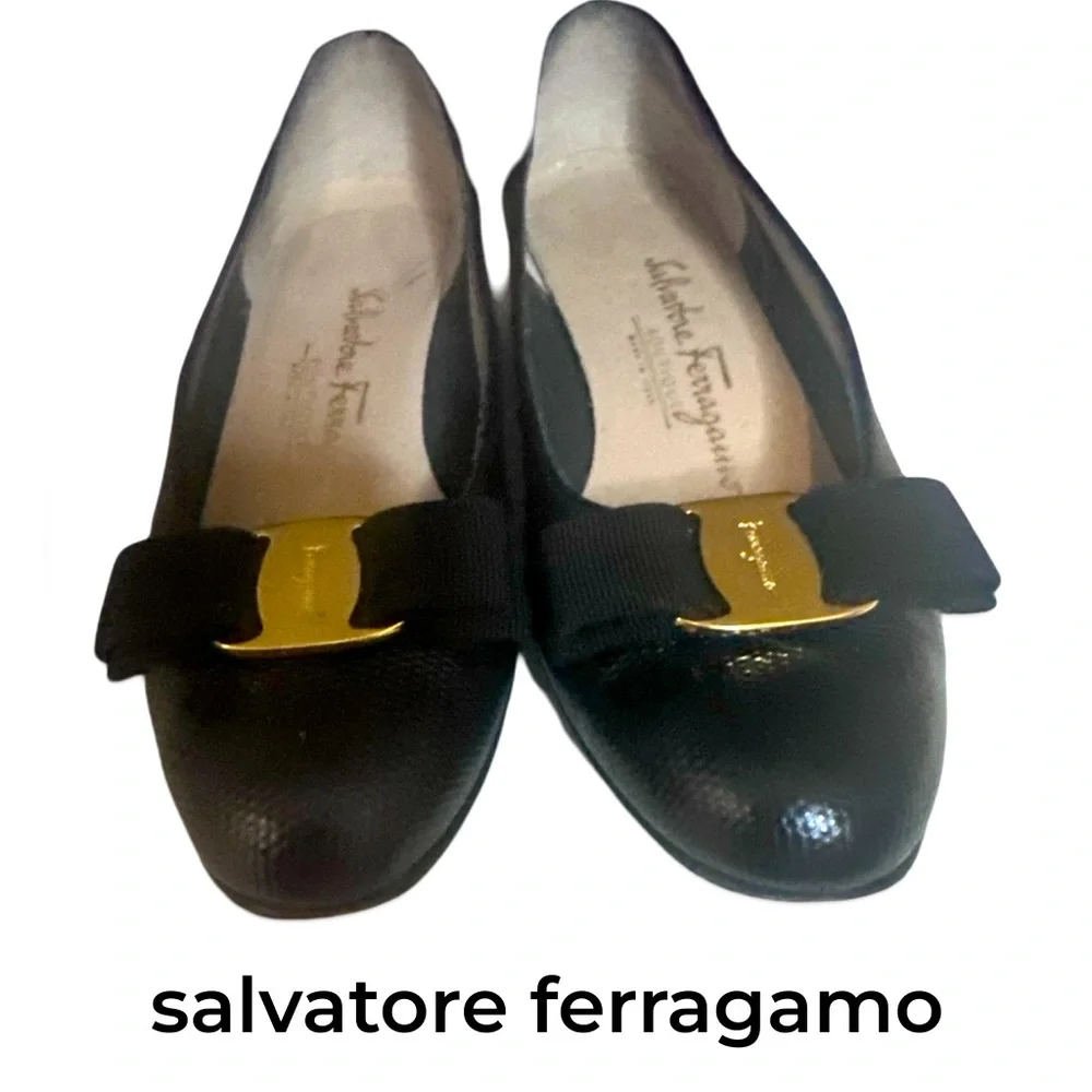 🎀Salvatore Ferragamo🎀Black Leather Flats Varibon Pumps